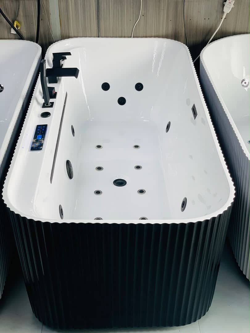 Jacuzzi bath
