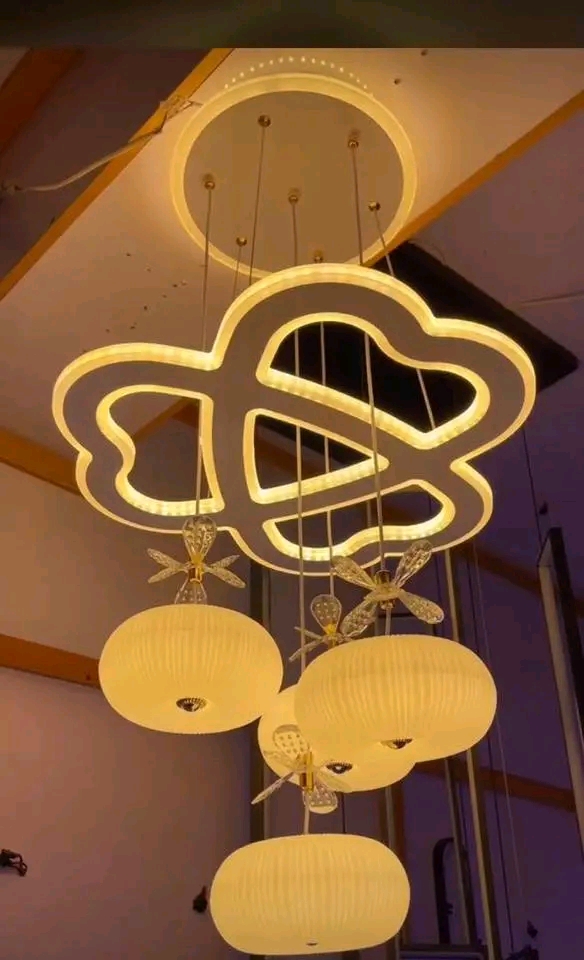 Dropping chandelier